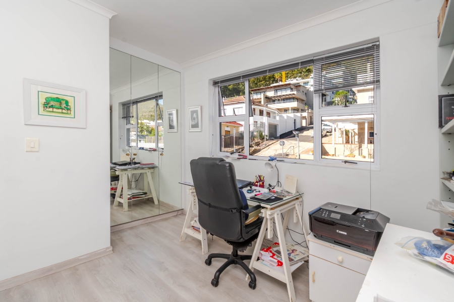 3 Bedroom Property for Sale in Sea Point Western Cape